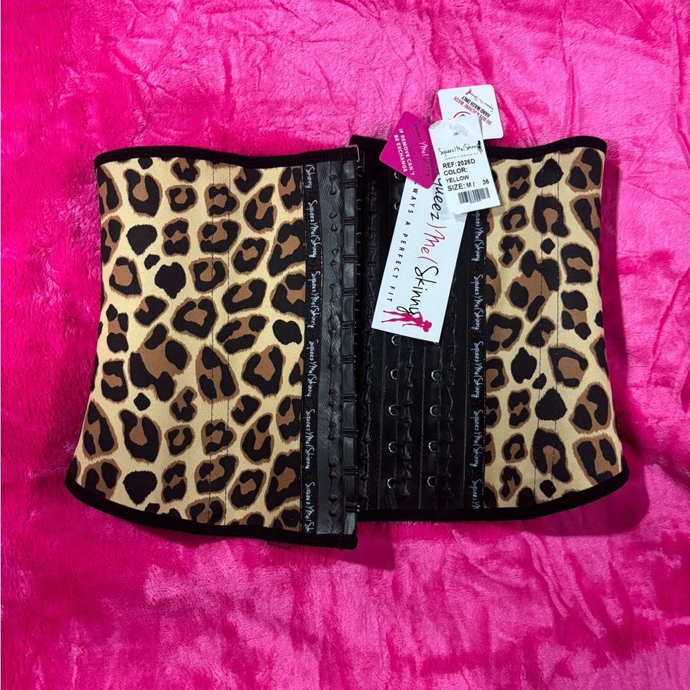 Squeeze Me Skinny Leopard Waist Trainer Sz M